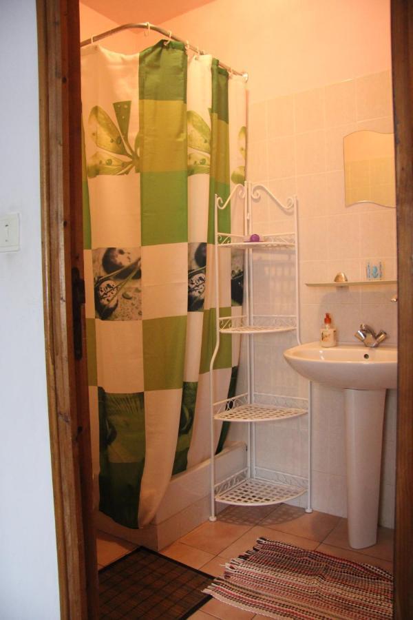Chambre D'Hote "Chez Antoinette Et Charles" Санто-Пьетро-ди-Венако Номер фото